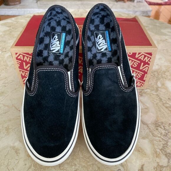 NWT Vans Black Suede Slip On Sneakers Ultra Cush Insole - Picture 3 of 5